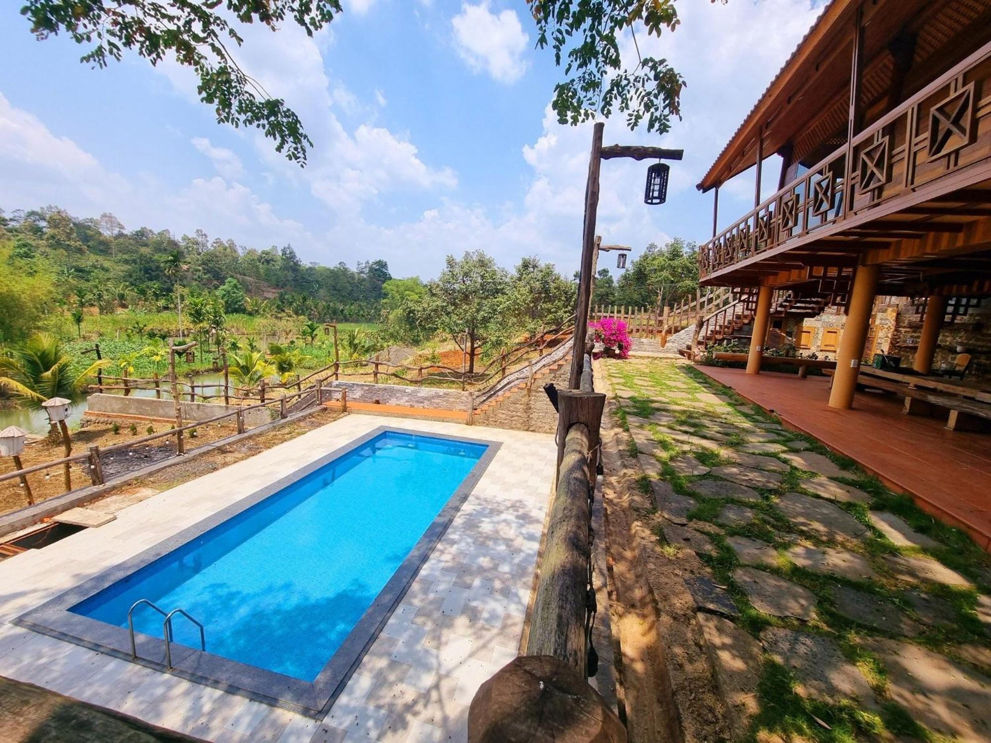 An Nhien Farm - Venuestay Буонметхуот Экстерьер фото